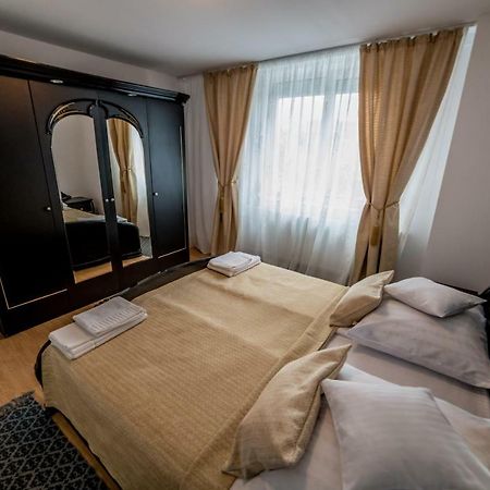 Appartement Apartament Sorina Maria à Deva Extérieur photo
