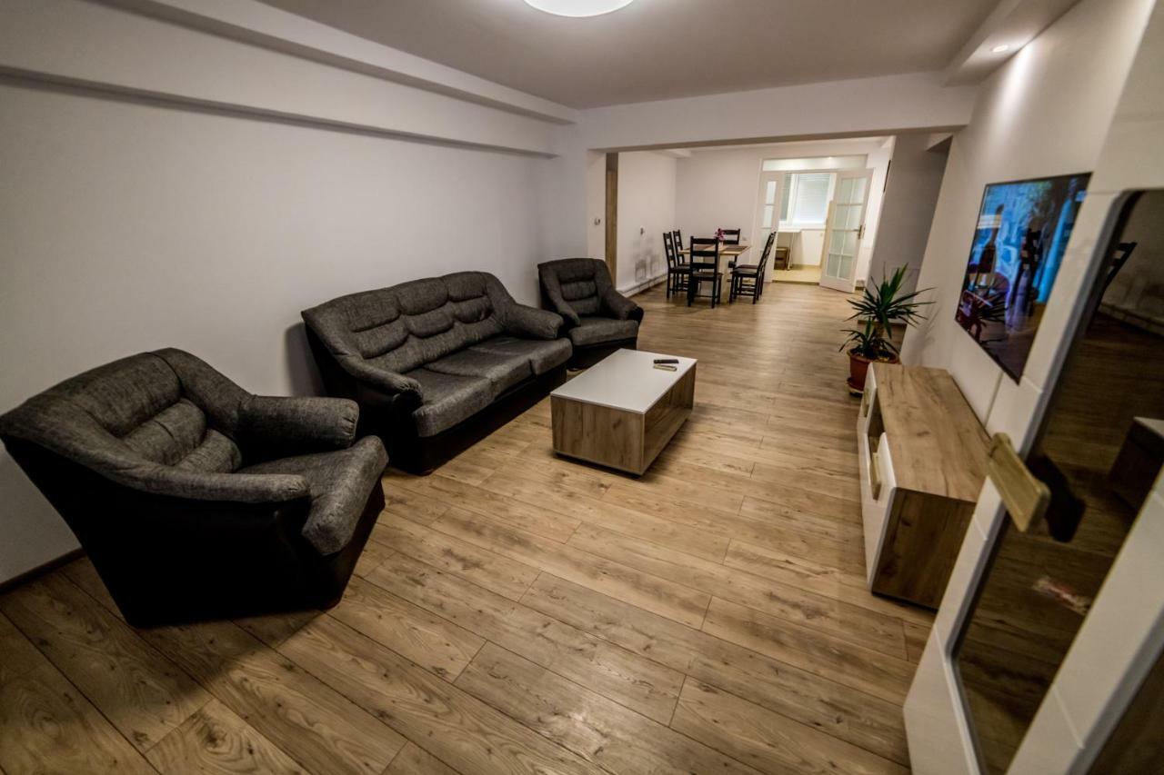 Appartement Apartament Sorina Maria à Deva Extérieur photo