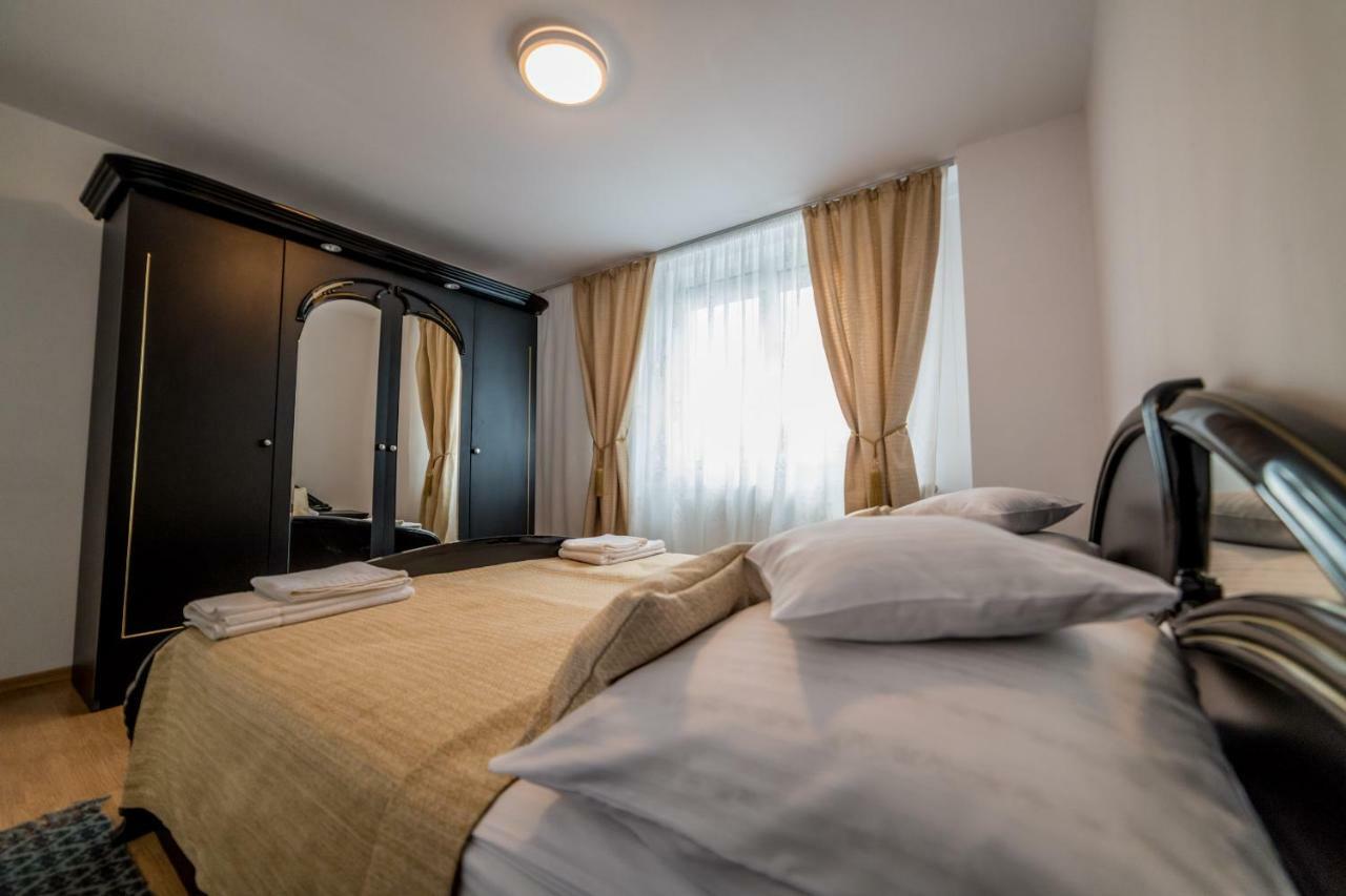 Appartement Apartament Sorina Maria à Deva Extérieur photo