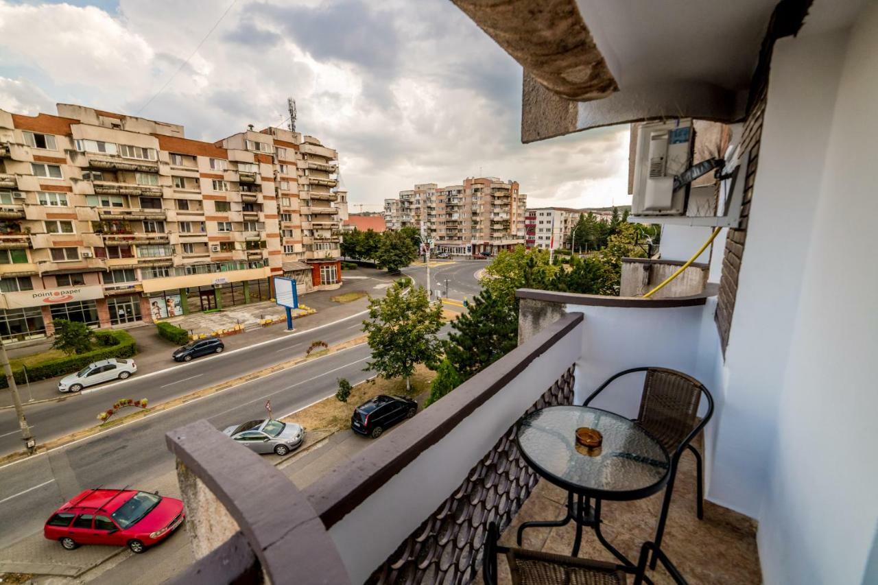 Appartement Apartament Sorina Maria à Deva Extérieur photo
