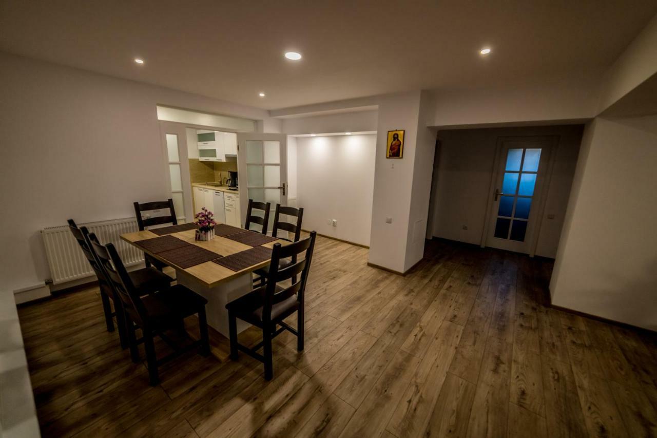 Appartement Apartament Sorina Maria à Deva Extérieur photo