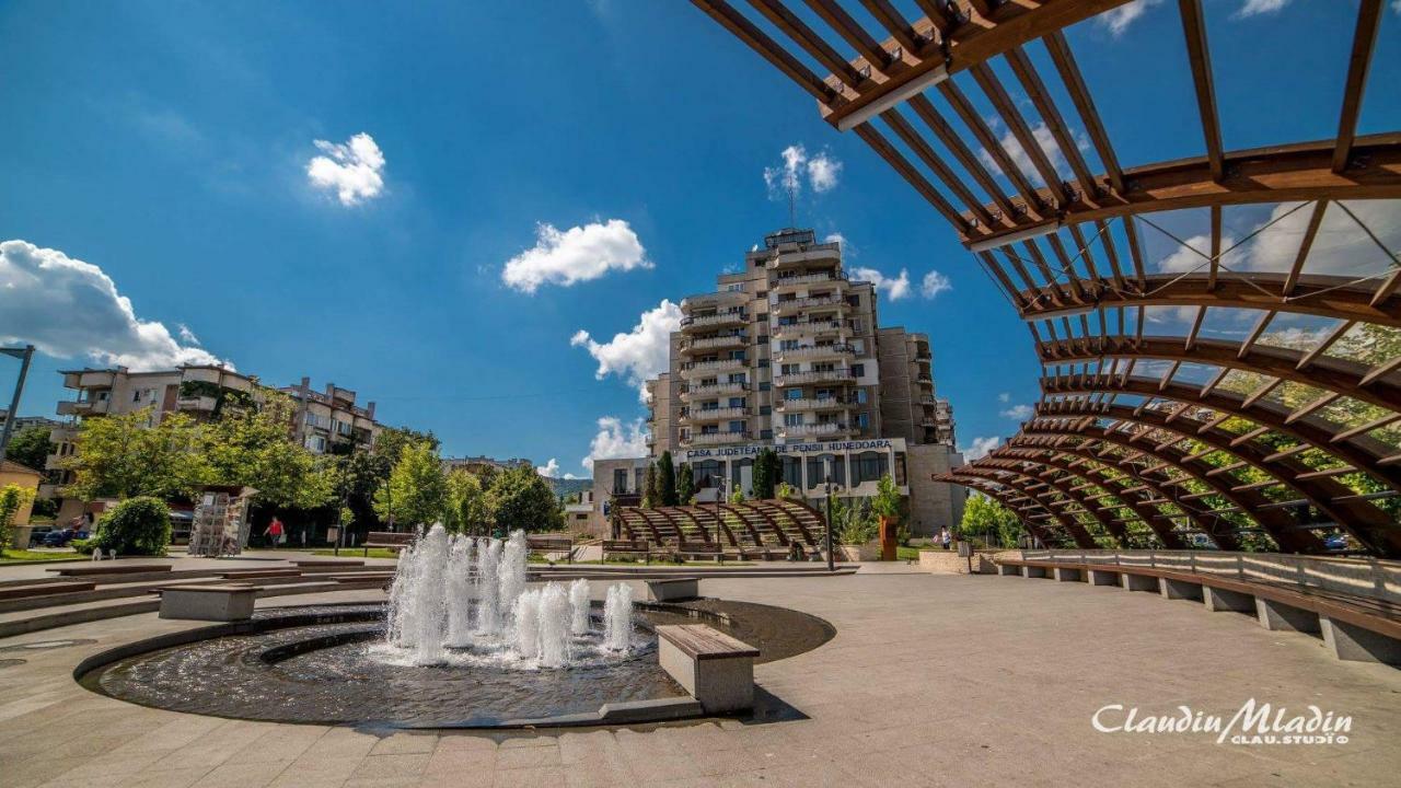 Appartement Apartament Sorina Maria à Deva Extérieur photo