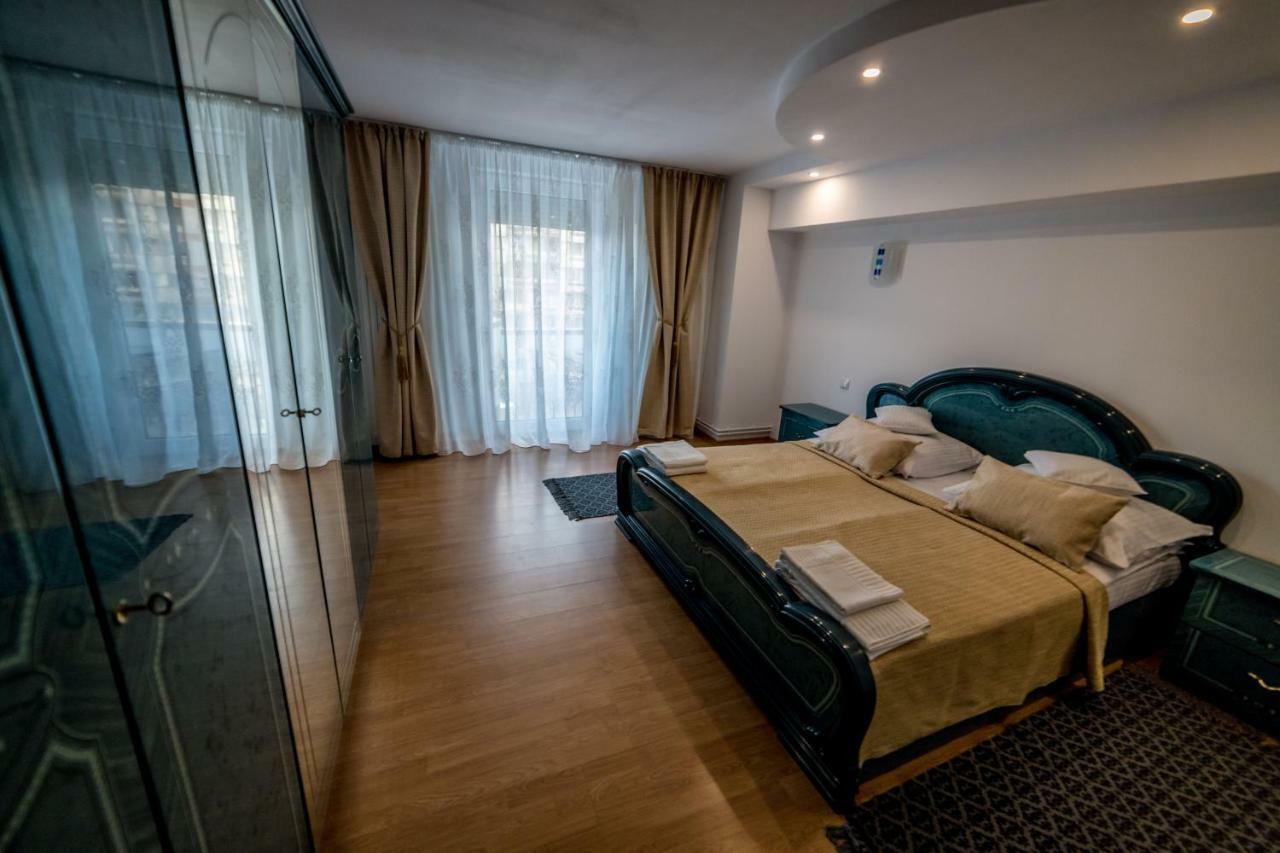 Appartement Apartament Sorina Maria à Deva Extérieur photo