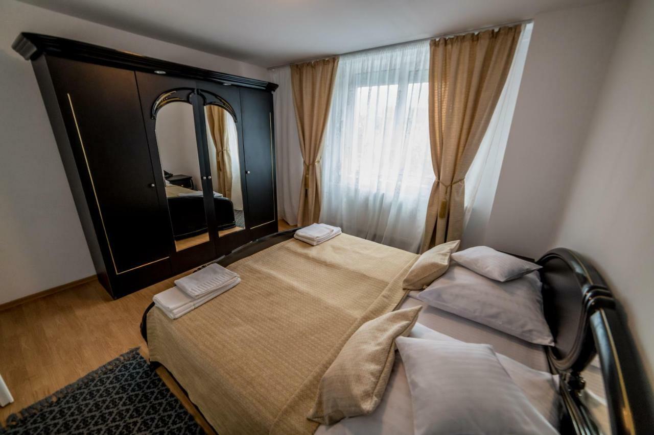 Appartement Apartament Sorina Maria à Deva Extérieur photo